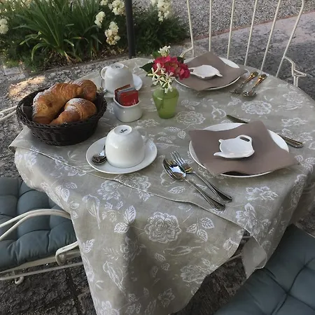 Relais Bacio Di Luna Nocleg ze śniadaniem *